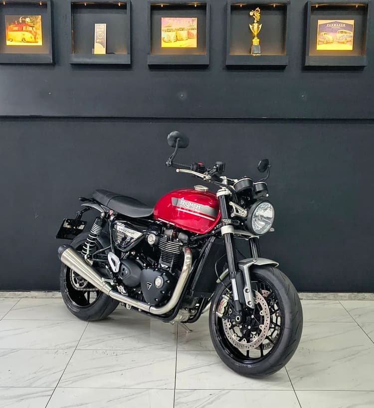 Triumph Speed Twin 1200