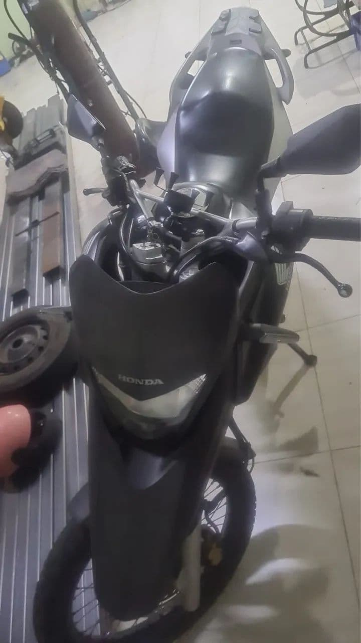 XRE300 