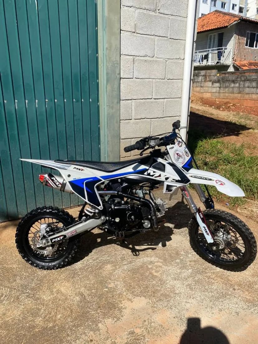 moto nova e pouco usada