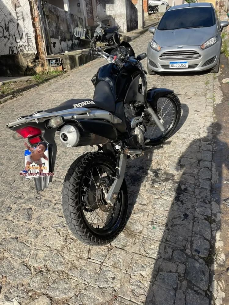 Vendo XRE 300 zera