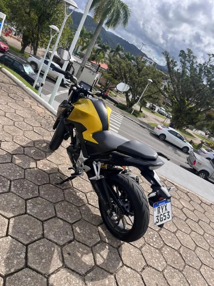 Moto de Garagem 