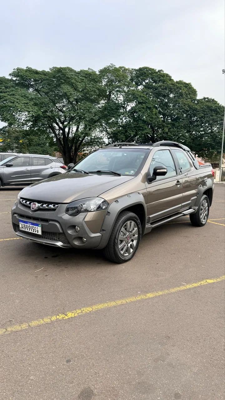 Fiat Strada Adventure1.8/ 1.8 Locker Flex CD 2015