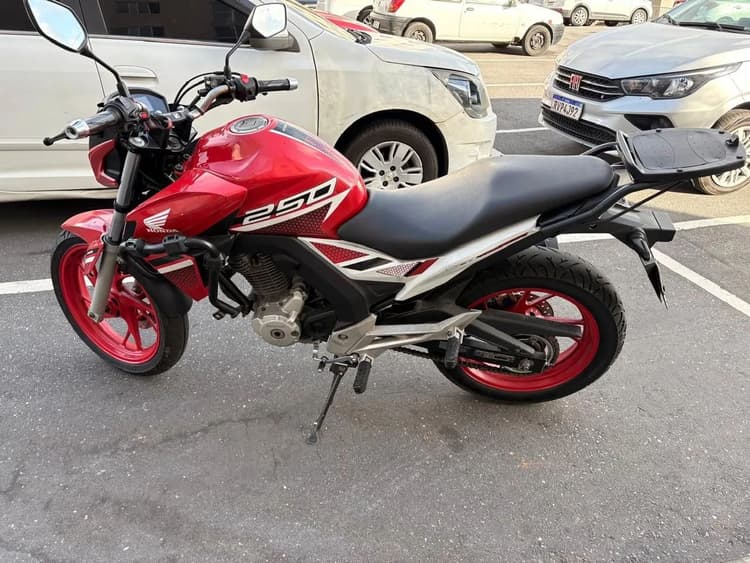 Cb 250f
