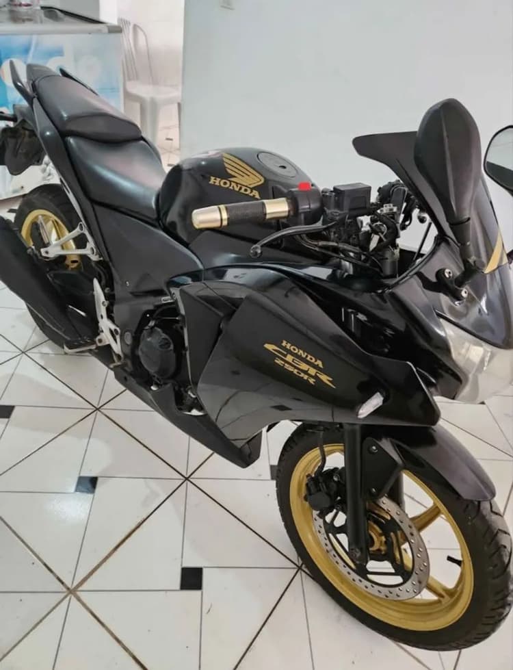 Cbr250r troco 