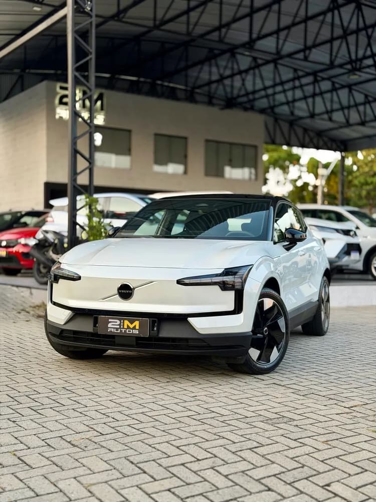 Volvo EX30 E60 Plus (elétrico) 2024