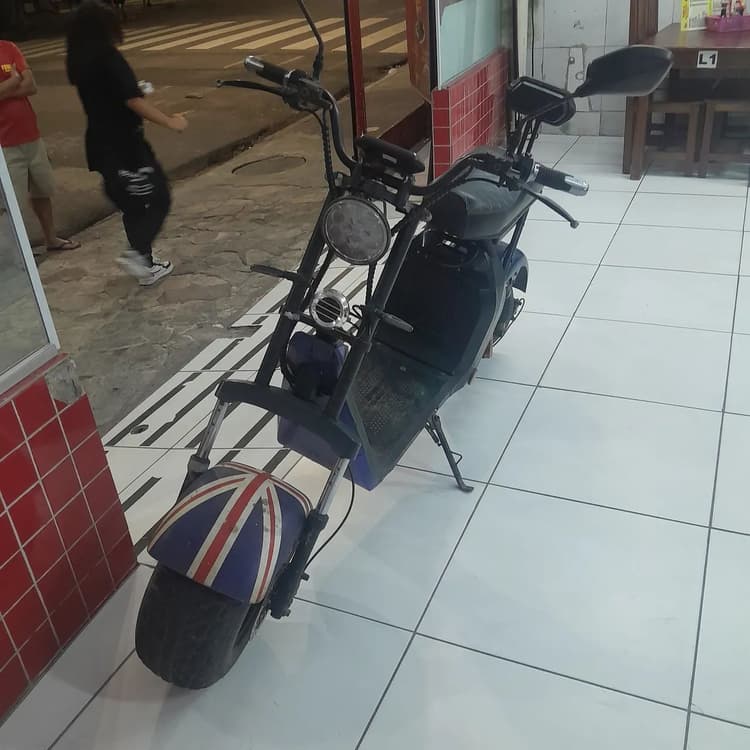 Moto bem conservada