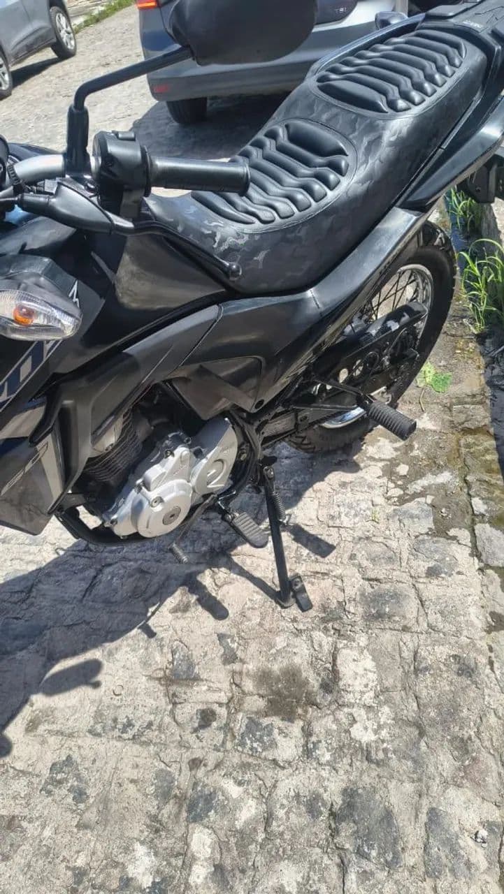 Moto  perfeita e super nova só pegar e rodar!