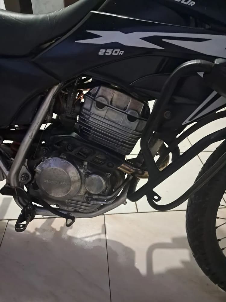 Vende-se tornado 250