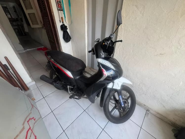 Moto Shineray,bem conservada.