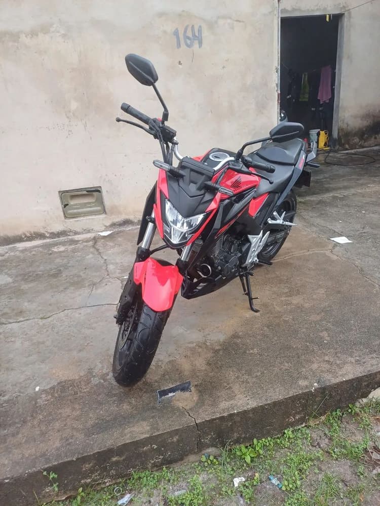Moto nova toda ok