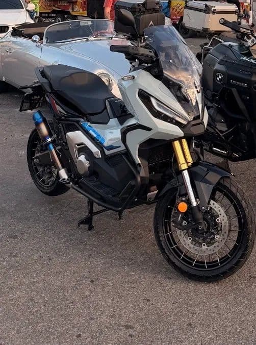 X-adv 2025 extremamente nova 