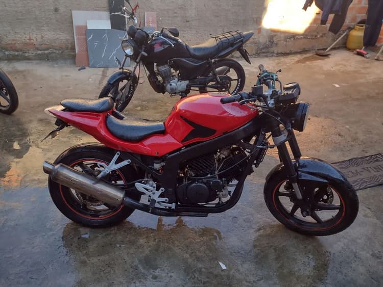 Kasinski comet GT 250 dois cilindros