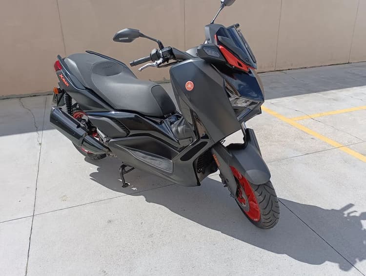 XMax 250 Connected 