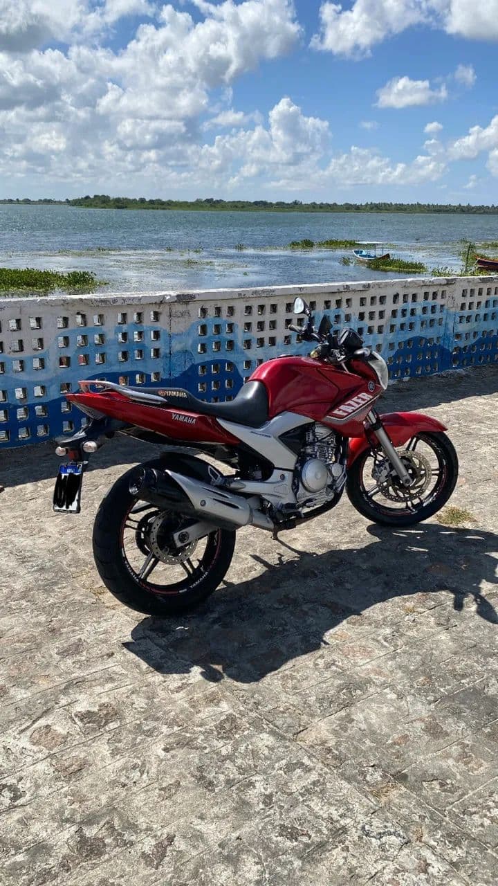 Moto muito nova