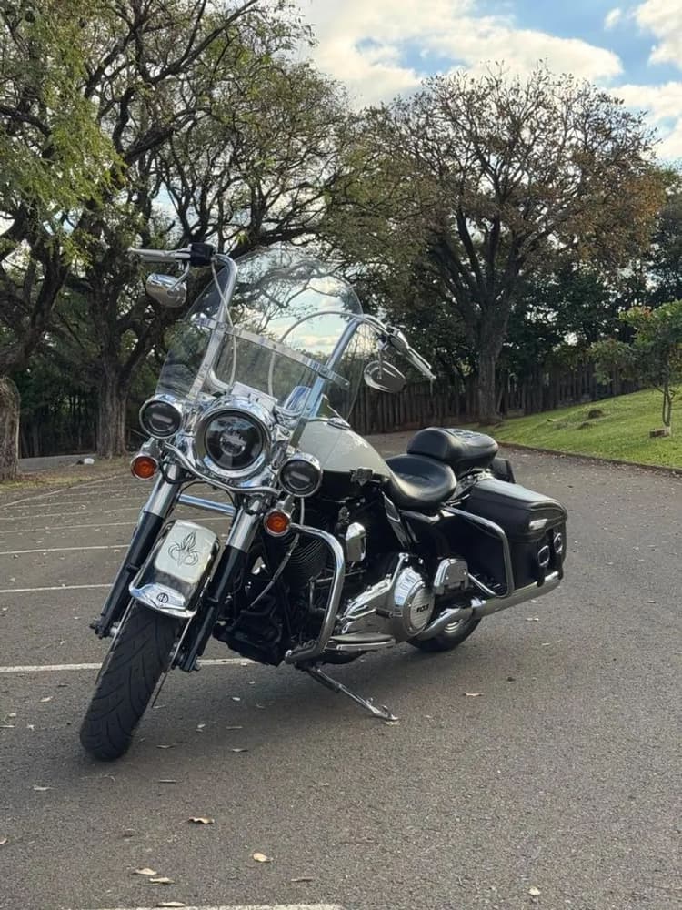 HARLEY DAVIDSON ROAD KING