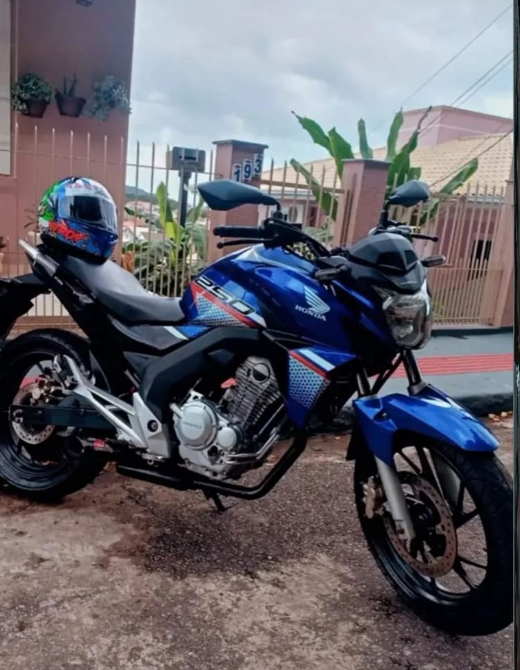 CB twister 250 F 