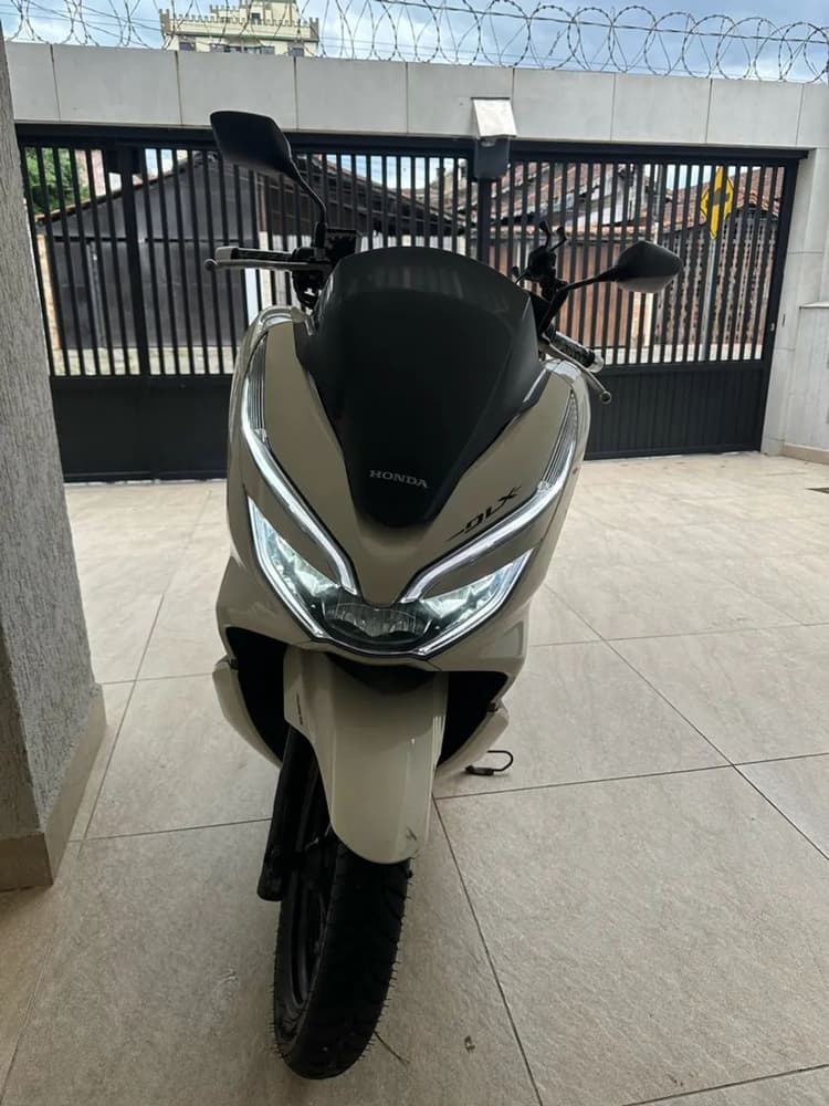 PCX DLX 2019