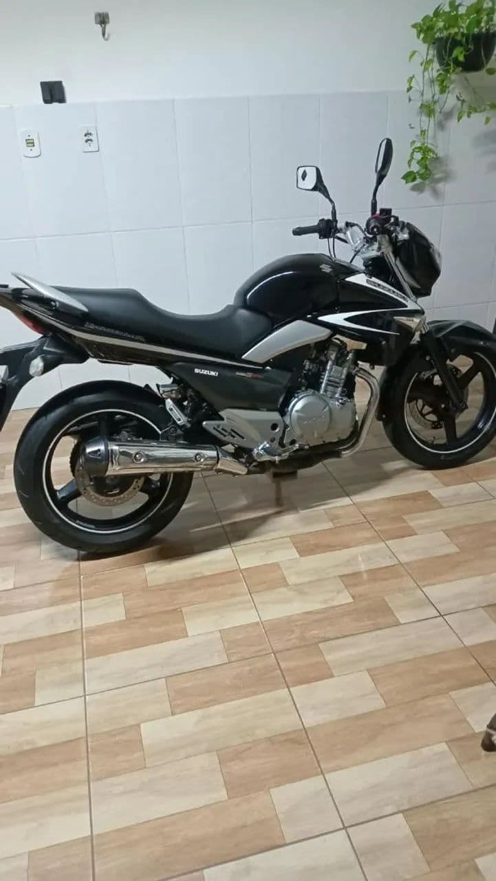 Suzuki 250 cilindrada 2016