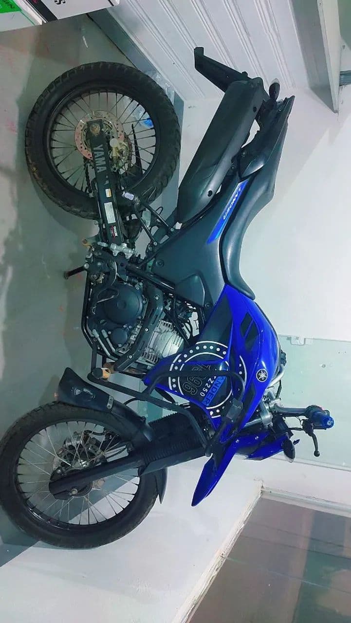 Moto Lander 250