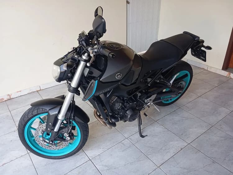 MT09 ABS impecável.