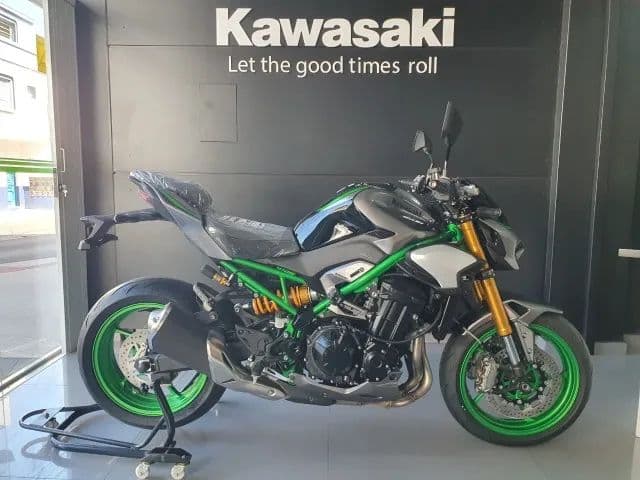 Z900 R EDITION