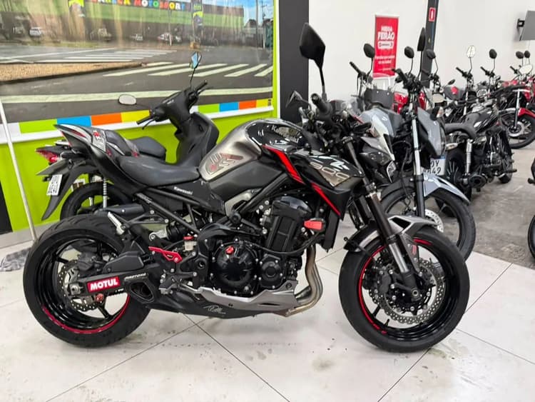 KAWASAKI Z900