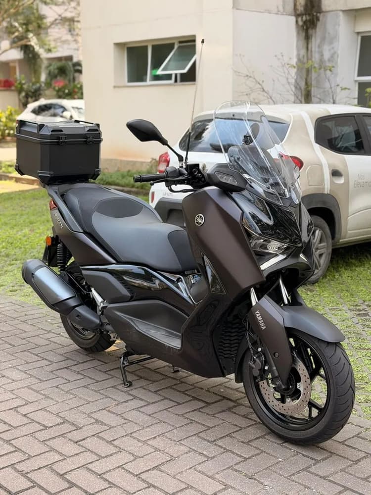 Xmax 300 Connect 