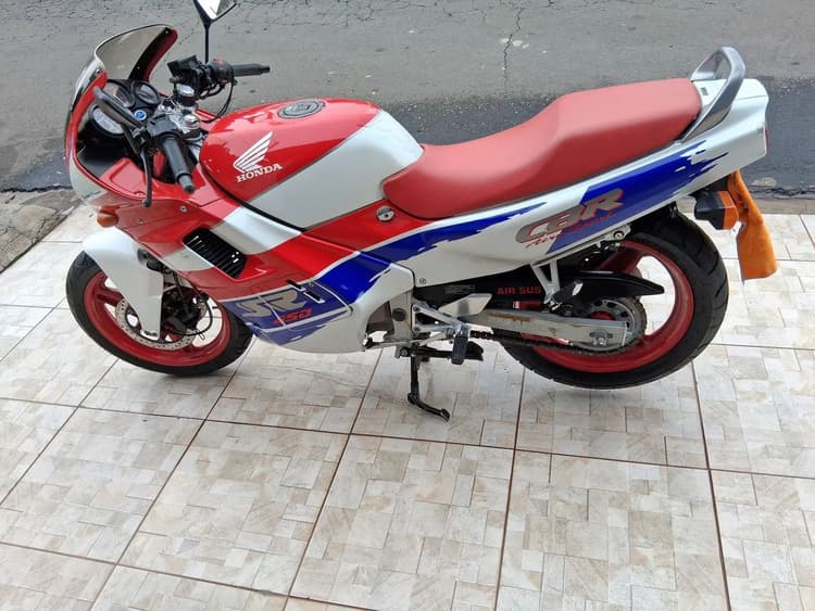 Honda CBR 450 SR  Ano 1992