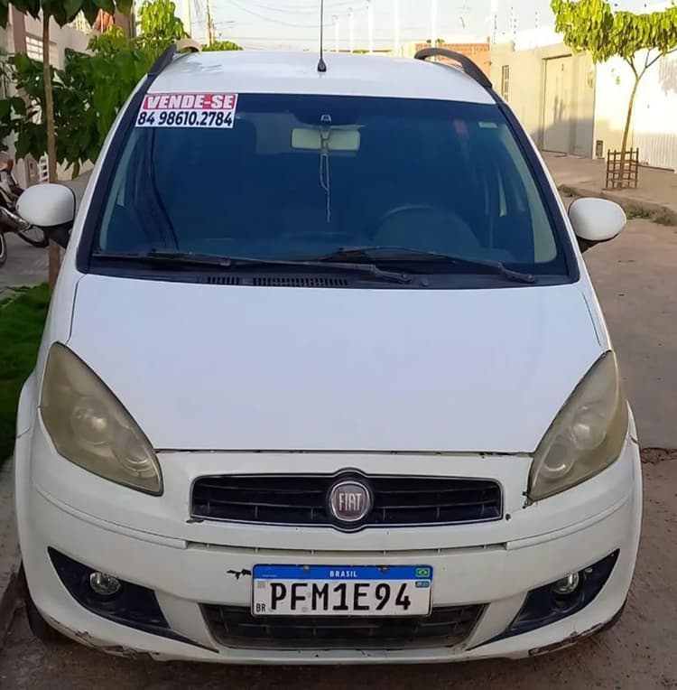 Fiat Idea Attractive 1.4 Fire Flex 8V 5P 2012