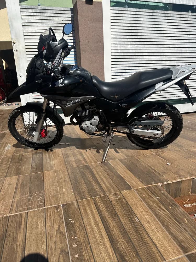 Atrasada 62985733715