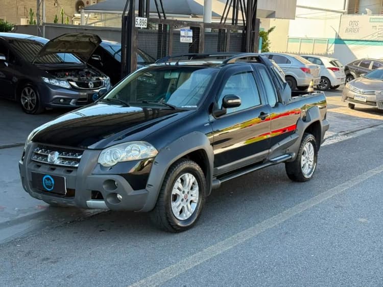 Fiat Strada Adv. Ext. 1.8 Locker Dual.flex CE 2011