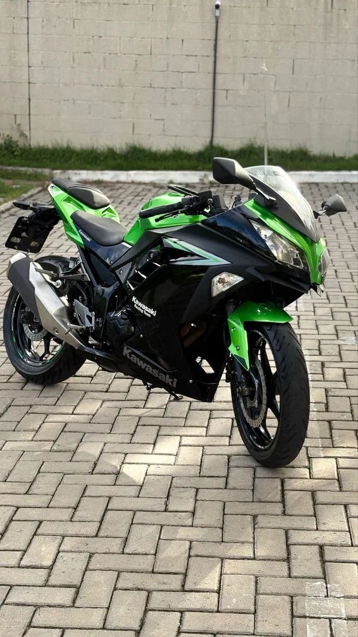Kawasaki 300cc 2023 - Impecável!