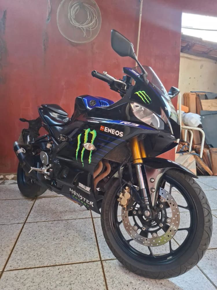 Yamaha R3 Monster