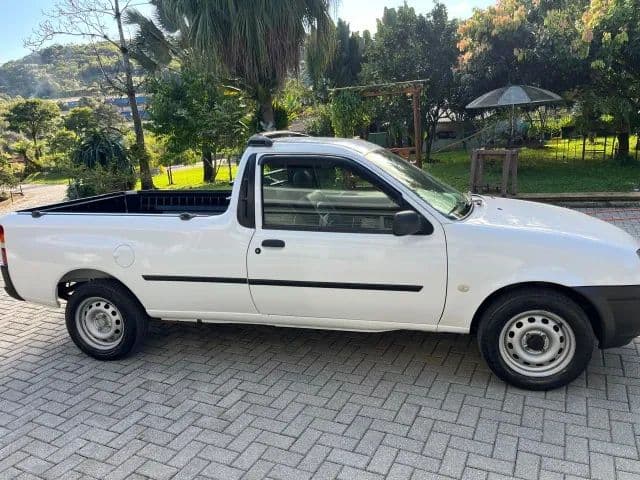 Ford Courier 1.6 L/ 1.6 Flex 2012