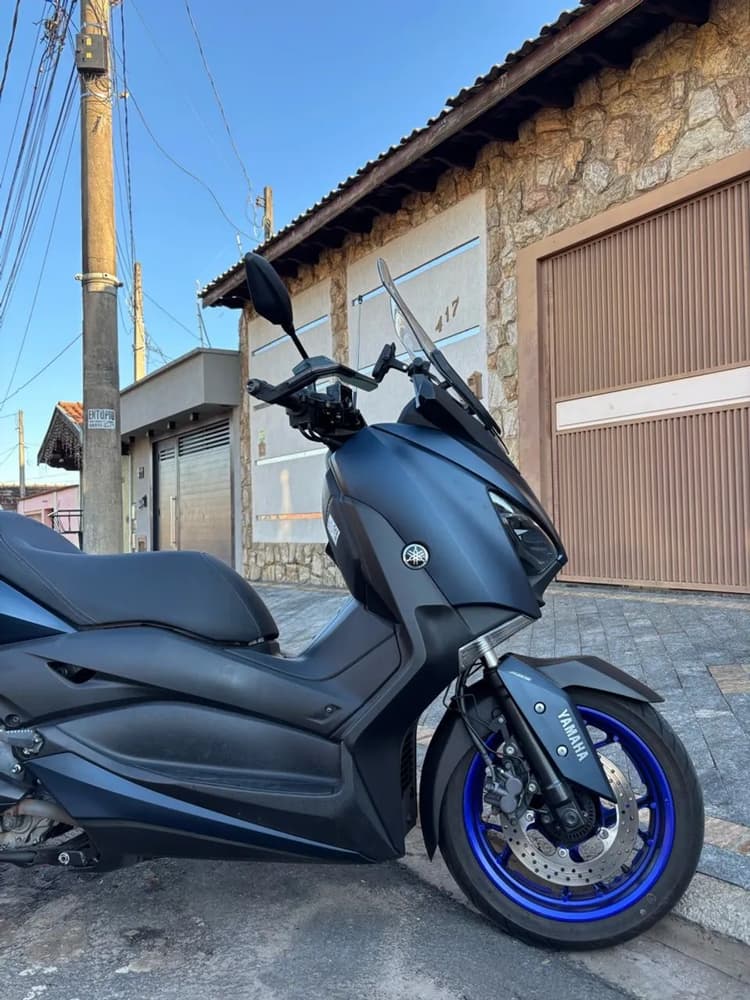 Xmax 250 ABS - Moto impecável 