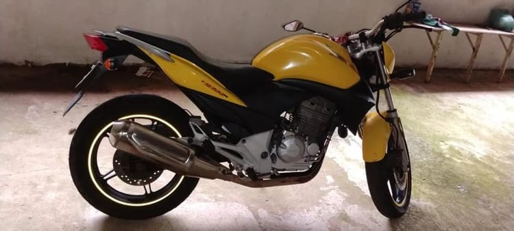 CB 300