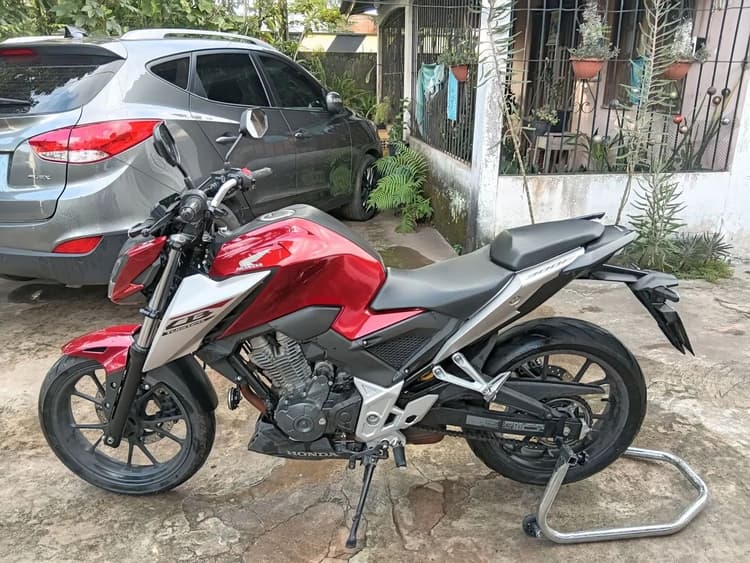 CB 300F
