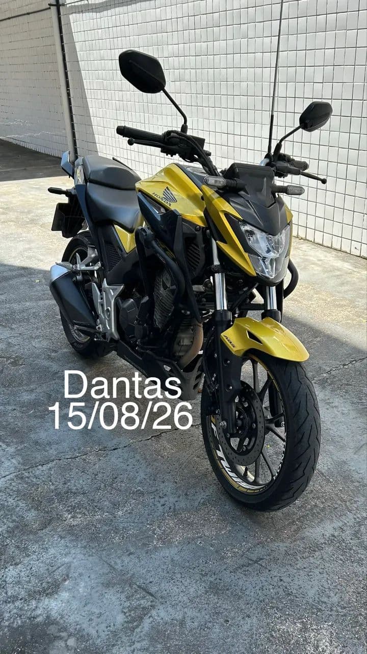 CB300F ABS com 6.110 km 
