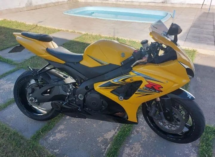 Moto esportiva 