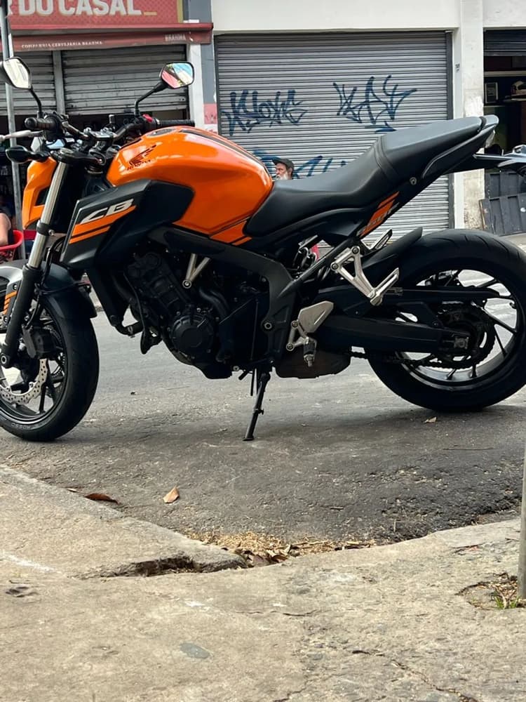 Cb 650F Laranja