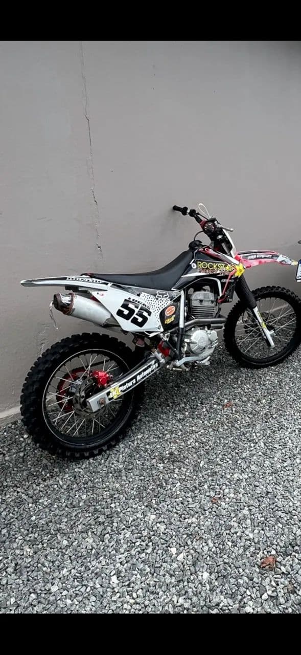 Vendo tornado  com roupa de crf 