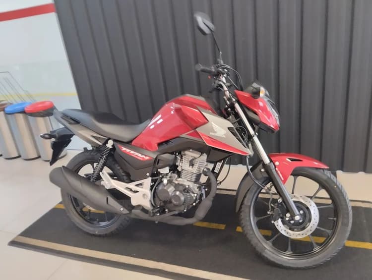 Titan 160