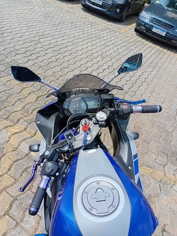 Yamaha R3 