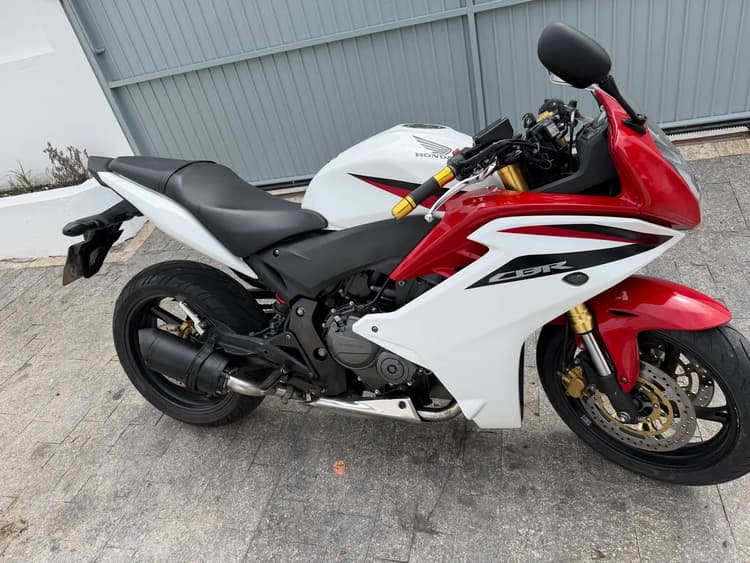 Honda CBR 600F - 2013 - 23 mil km 