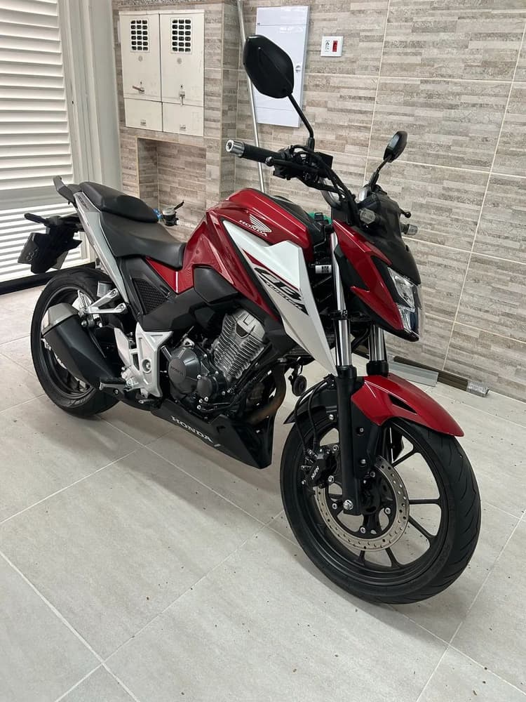 Cb300f 3.600 km 