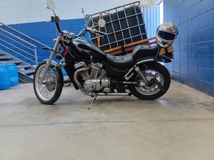 Intruder 800 customizada