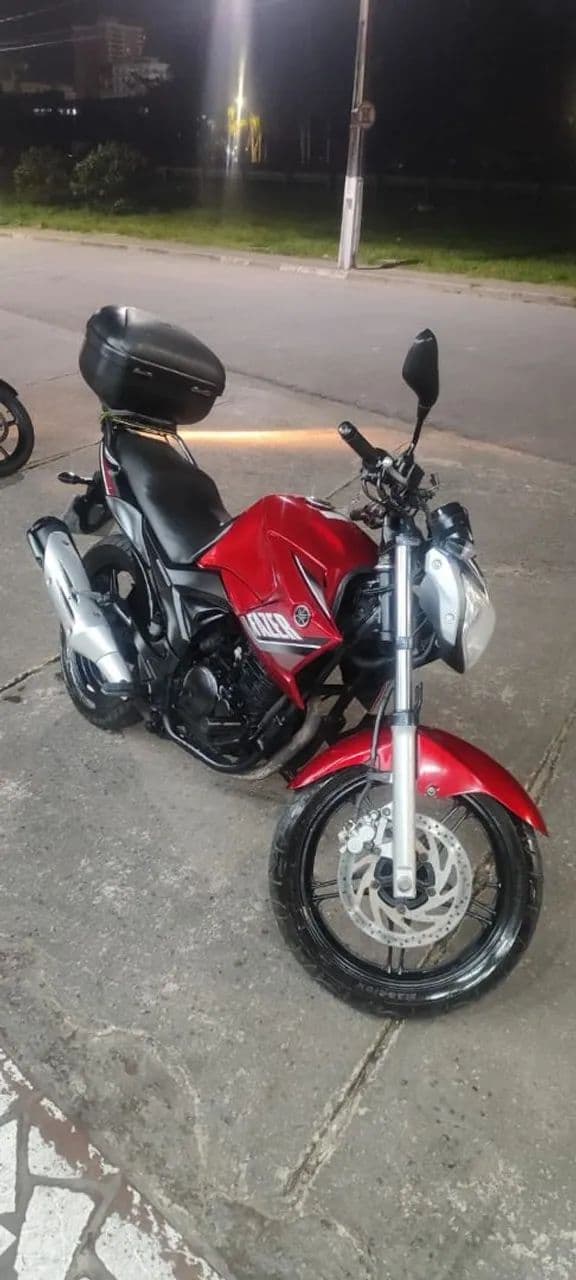 Fazer Ys250 2015