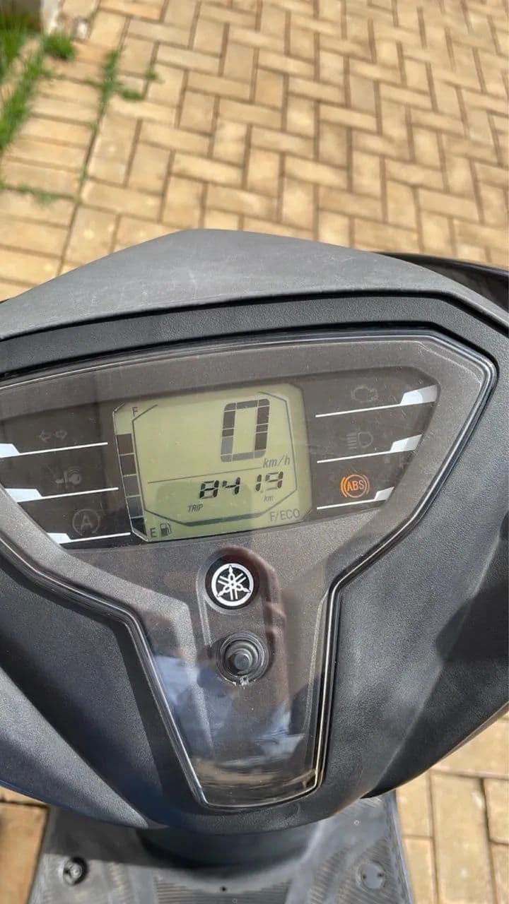Moto Yamaha Fluo