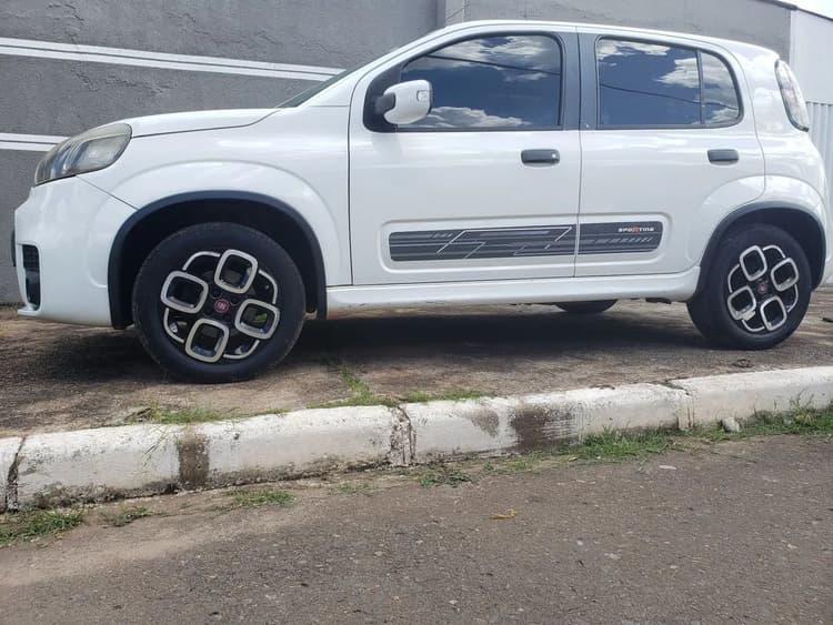 Fiat Uno Sporting 1.4 B.edit. Flex 8V 5P 2016