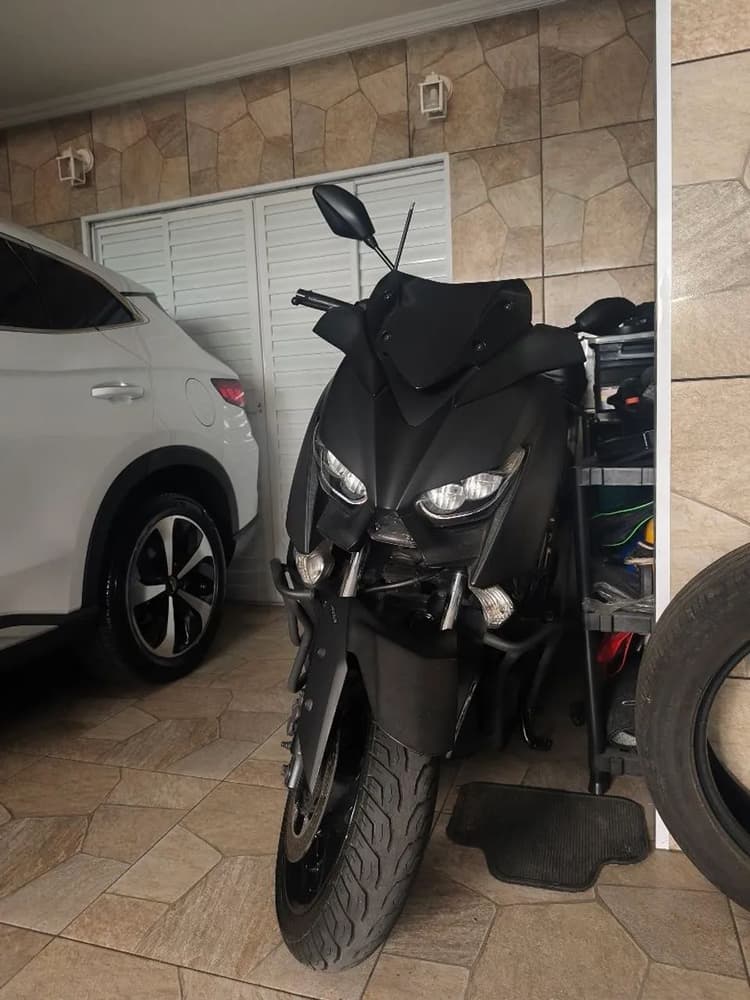 Vendo XMAX zerada de tudo 